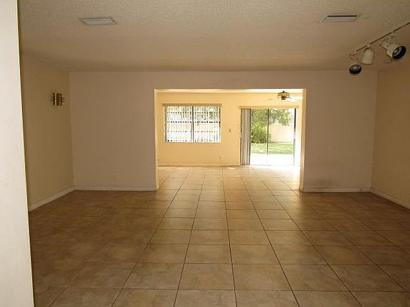 5th image of 8207 NW 98th Ave