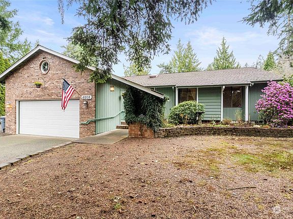 3rd image of 8208 179th Avenue E