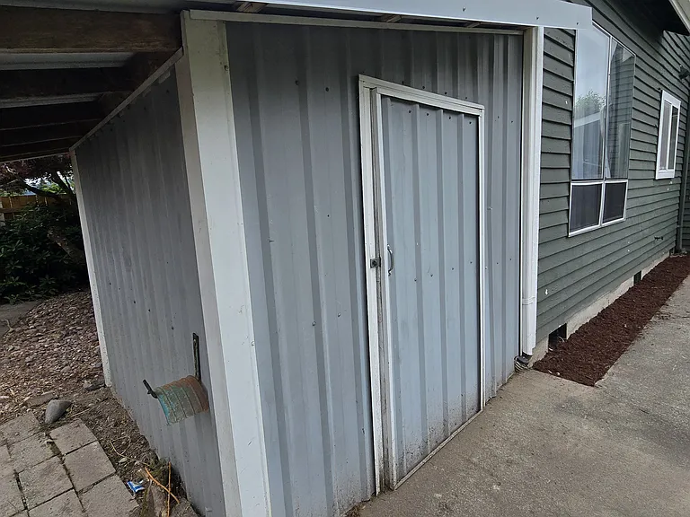 1004 Bathke Ave — Photo 13