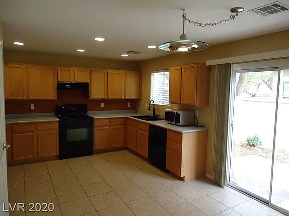 2nd image of 7920 Windhamridge Dr #0