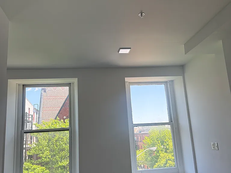 1200 Saint Paul St — Photo 10