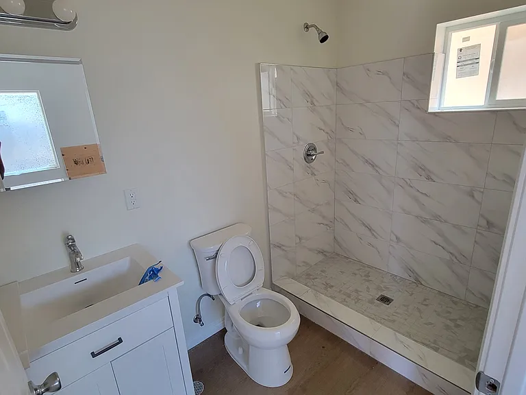 511.5 W 82nd St #A — Photo 4
