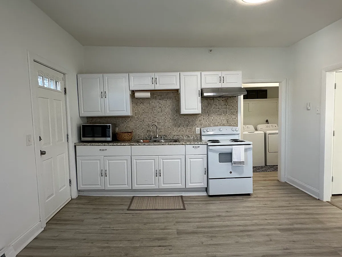 Building Photo - 172 Pearl St #2E