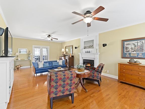 3rd image of 261 Cullom Way