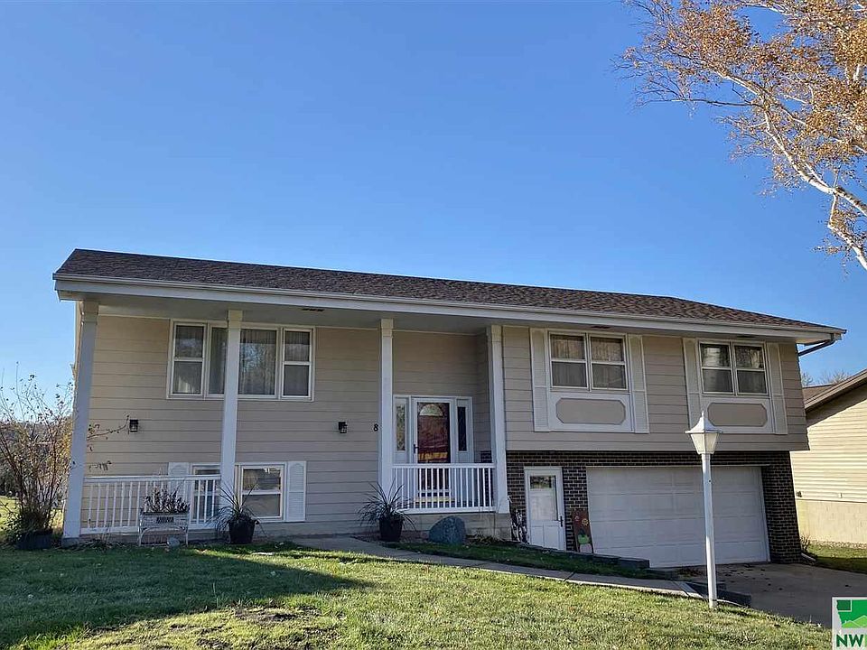1st image of 842 5th St SE