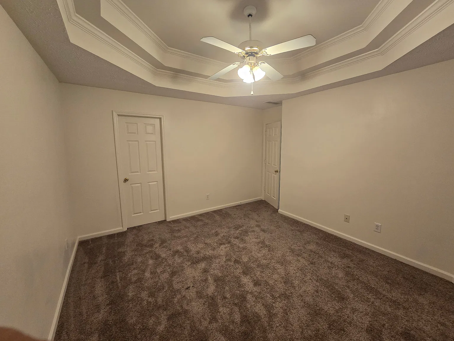 4 bed, 2.5 bath, 1732 sqft, $2,300 — Photo 2