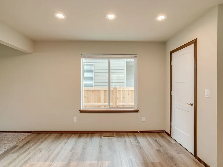 489 S Kansas Loop — Photo 17