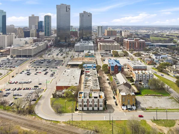 722 E 1st St, Fort Worth, TX 76102