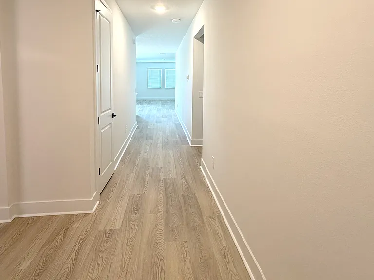 116 Foresthaven St — Photo 8