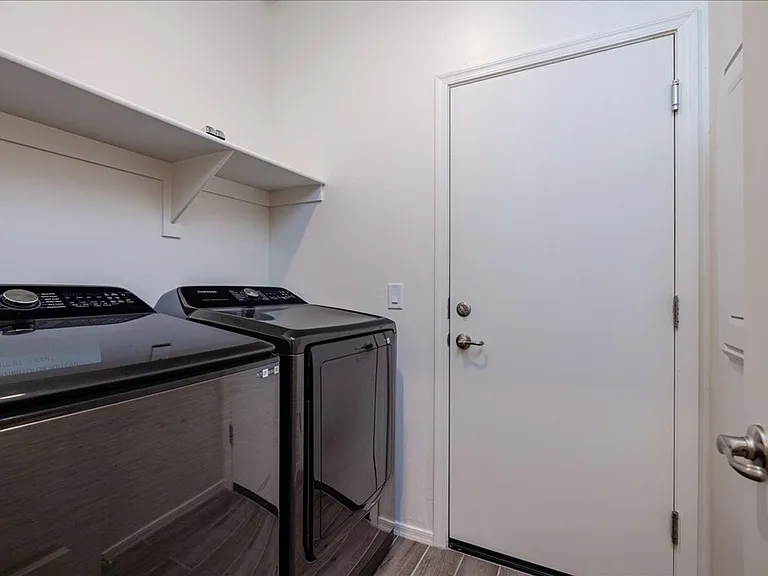 10560 W Waveland Dr — Photo 16