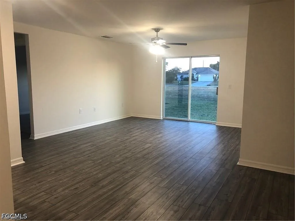 3 bed, 2.0 bath, 1270 sqft, $1,700 — Photo 2