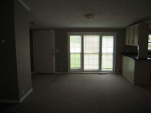 4th image of 53665 Woodsprings Dr
