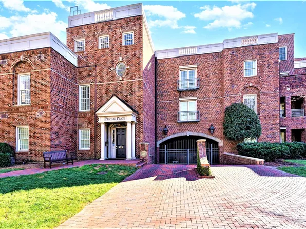 461 Fenton Pl, Charlotte, NC 28207