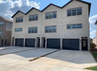 2624 SW Livingston Sq, Bentonville, AR 72713