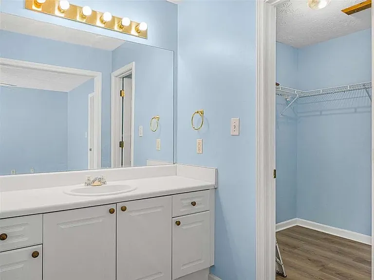 3400 Castleberry Rd — Photo 7
