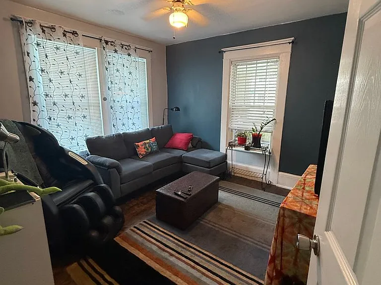406 Pearl St — Photo 10