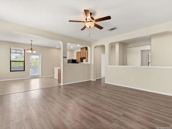 6712 MARBLE LK, Live Oak, TX 78233