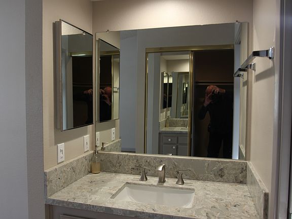 3rd image of 2001 Lakeridge Cir Unit 203