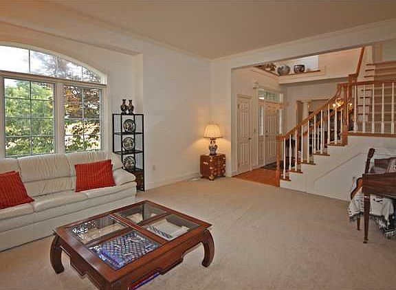 5th image of 113 Neuchatel Ln