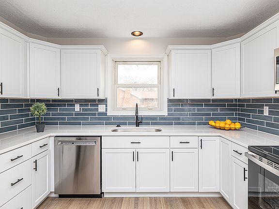 2nd image of 477 S Restin Rd