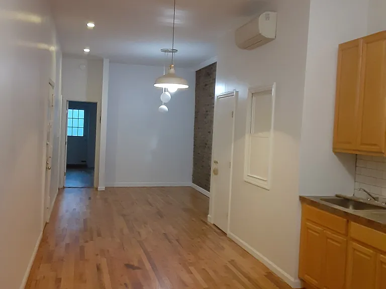 257 Lexington Ave #1R — Photo 8