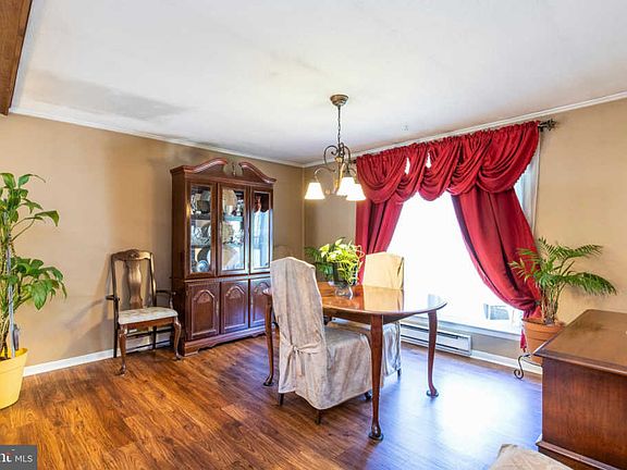 3rd image of 111 Wendy Cir