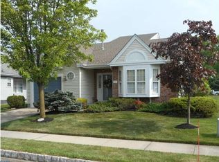 983 Larkspur Pl N, Mount Laurel, NJ 08054