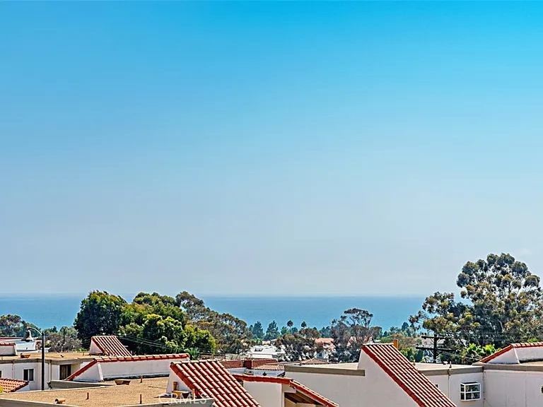 712 Calle Divino — Photo 35
