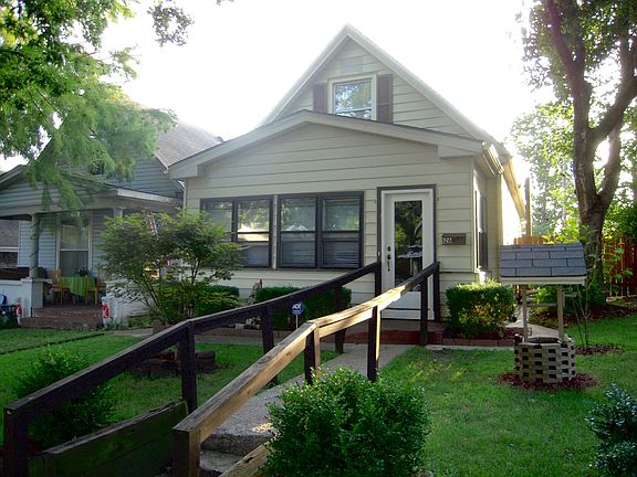 3rd image of 126 N Lawndale Ave