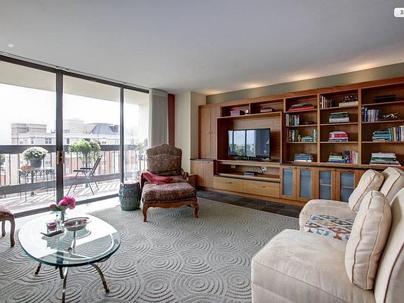 3rd image of 3800 Fairfax Dr APT 912