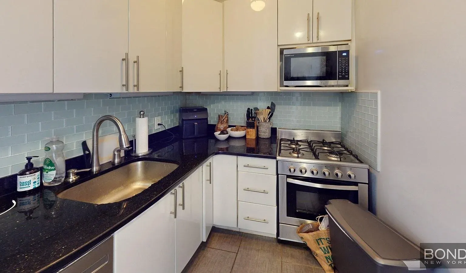 155 East 34th Street — Photo 3
