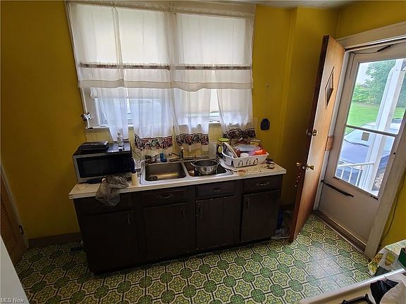 4th image of 516 Van Everett Ave