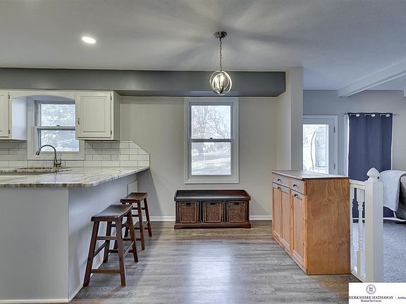 5th image of 1004 E Cary St