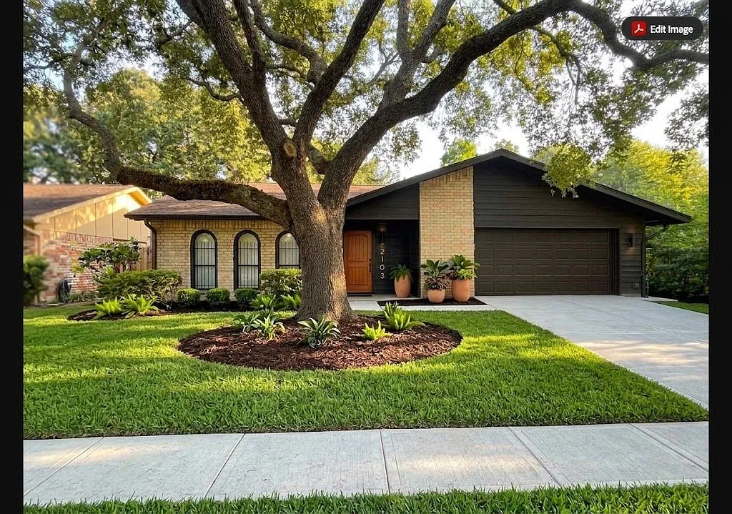 4 bed, 2.0 bath, 2157 sqft, $2,500 — Photo 1