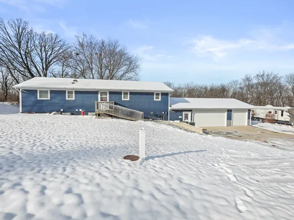 1075 Highway T17, Pella, IA 50219