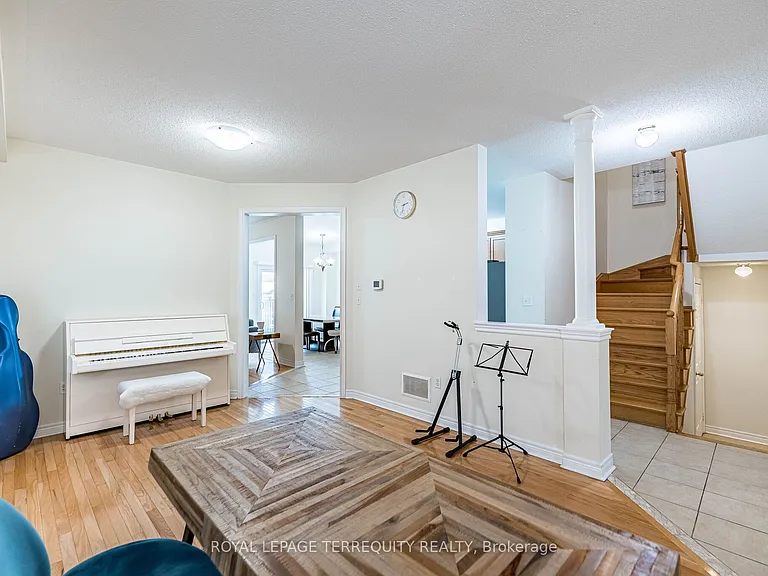 3926 Candlelight Dr — Photo 17