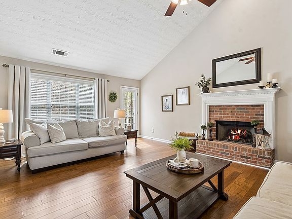 4th image of 3552 Stoneleigh Run Dr