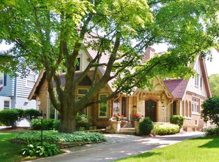 4436 N Prospect Ave, Shorewood, WI 53211