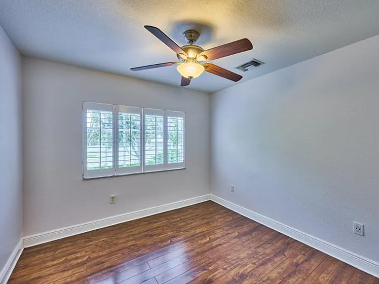 6725 Old Farm Trl — Photo 10