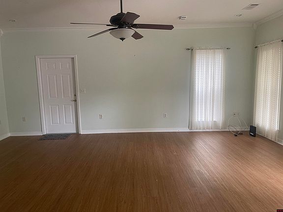 5th image of 746 Embassy Pkwy
