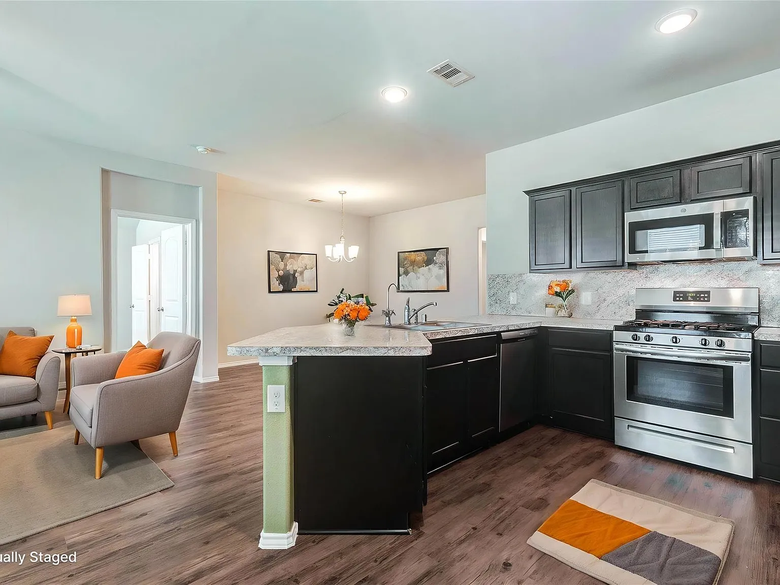 3 bed, 2.0 bath, 1511 sqft, $1,900 — Photo 1