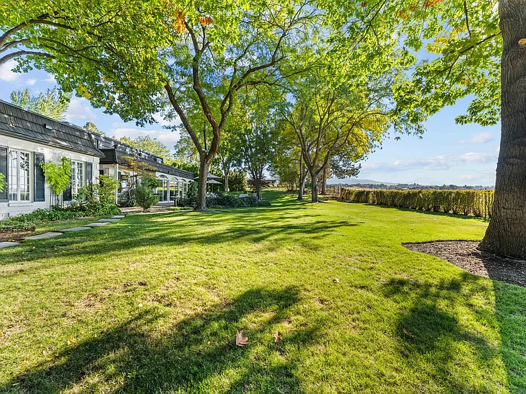 990 W Parkhill Dr — Photo 91