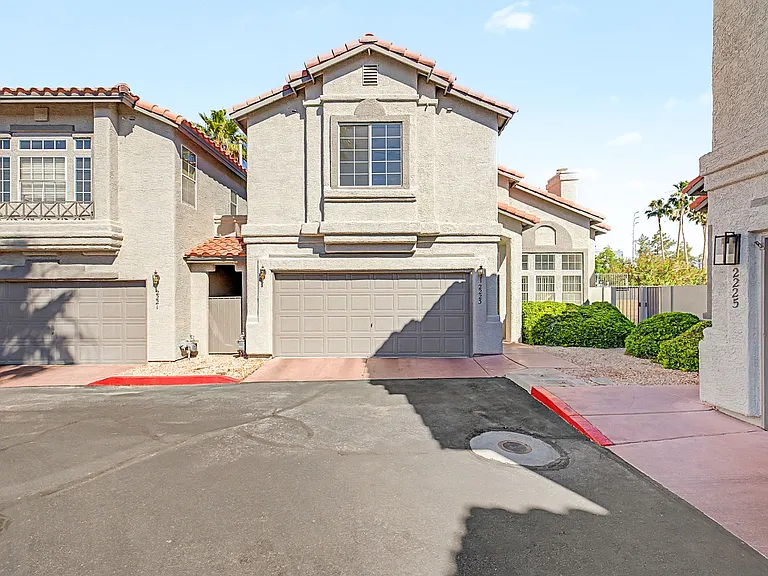 2223 Ramsgate Dr — Photo 1