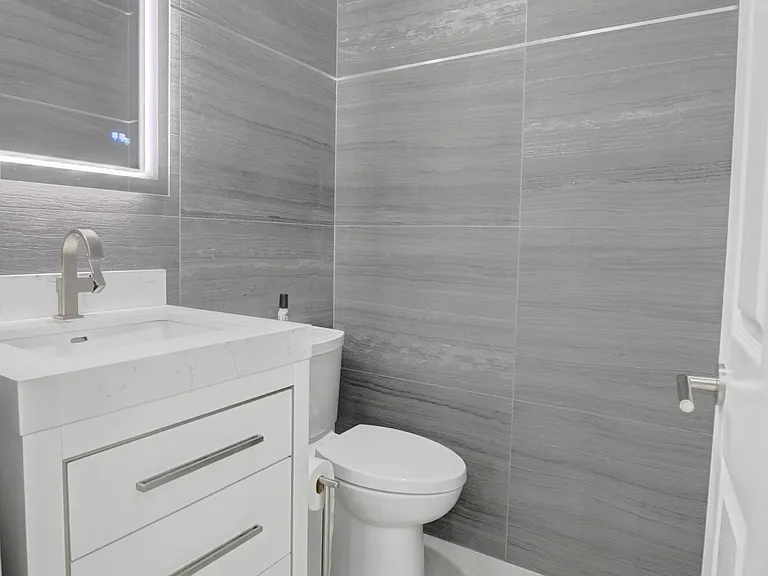 19211 N Creekshore Ct — Photo 25