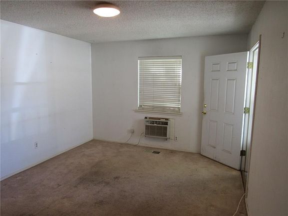 4th image of 626 S 14th St