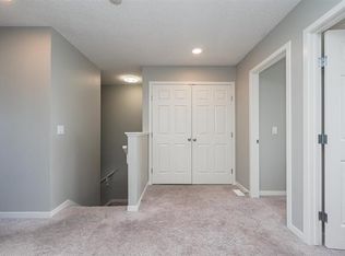 15639 18th Ave SW, Edmonton, AB T6W 5C2