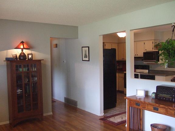 4th image of 4861 Manitoba Rd