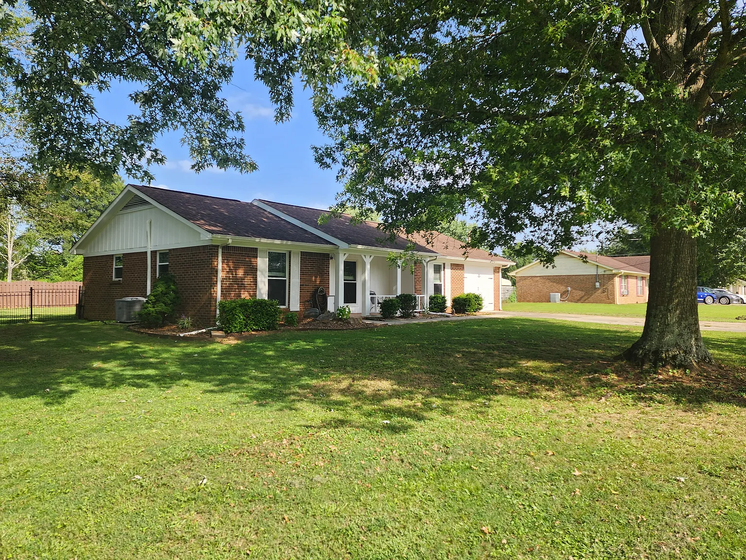 3 bed, 1.5 bath, 1286 sqft, $1,500 — Photo 4