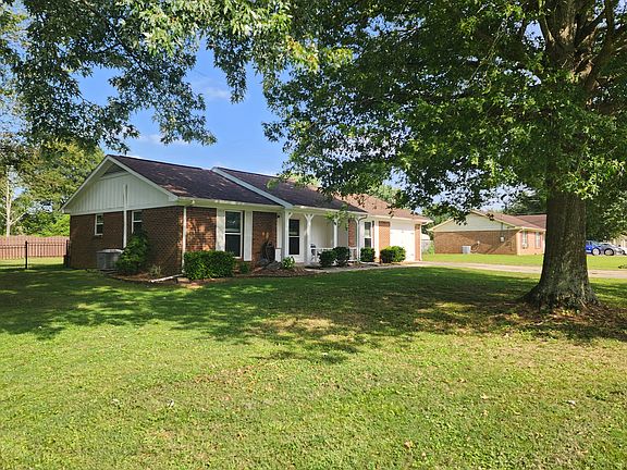 4th image of 111 Woodlawn Dr