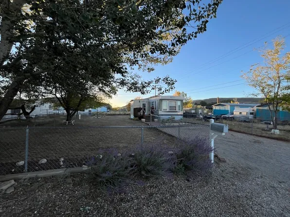 406 Bennett St, Rawlins, WY 82301